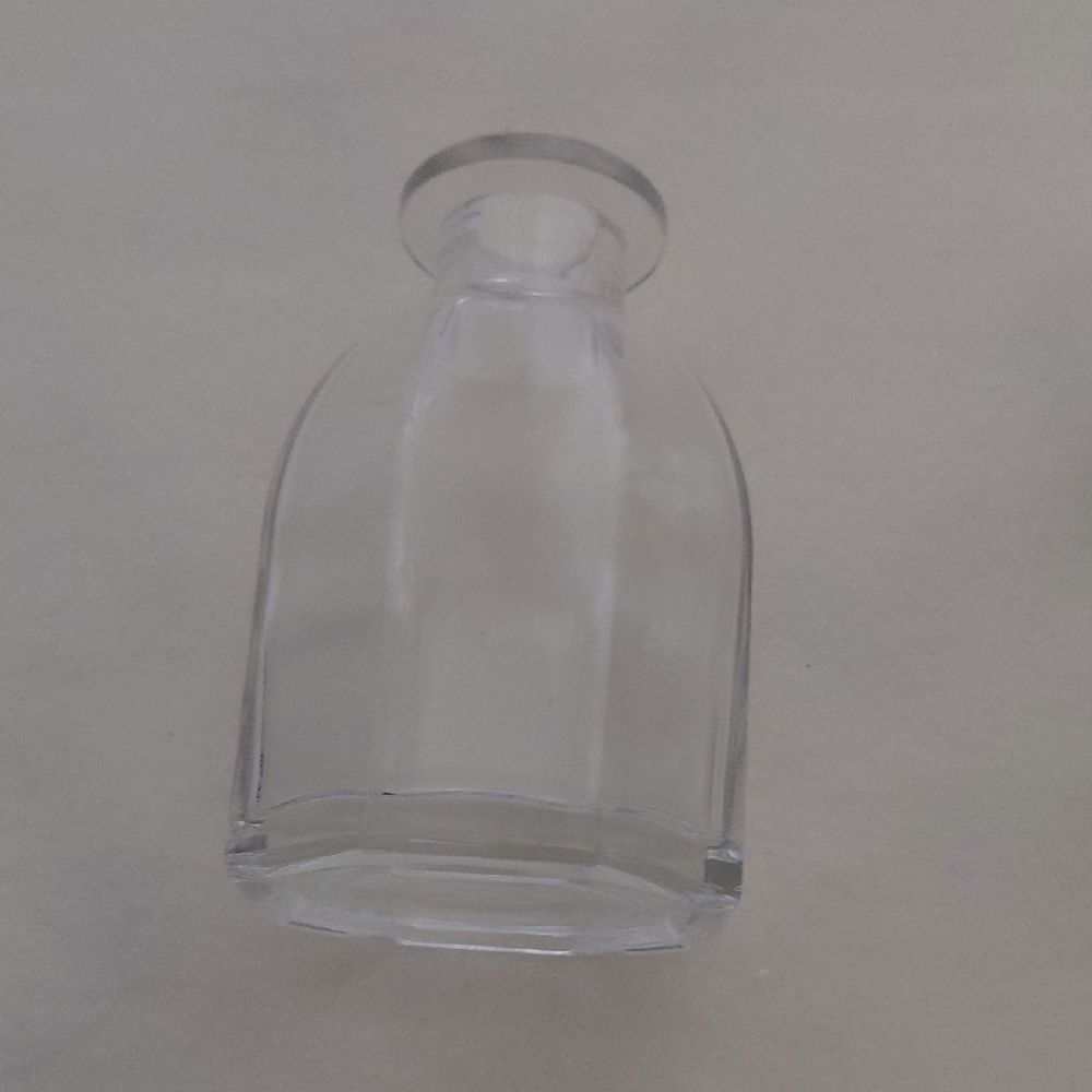 Set of Clear Glass Vases - Picture 4 of 8